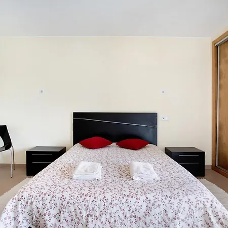 A O - Gamboa Apartment *